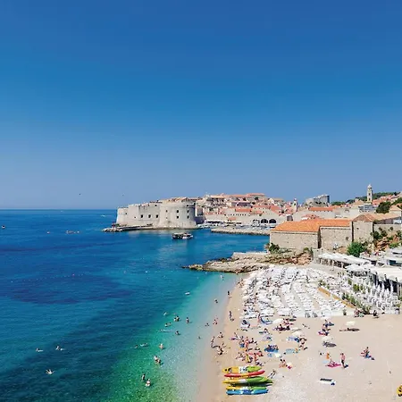 Appartamento In With Kitchen