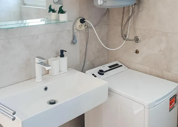 Appartamento In With Kitchen