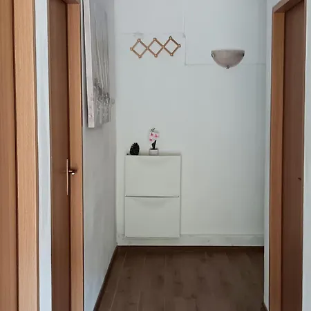 Apartman Lovely In *